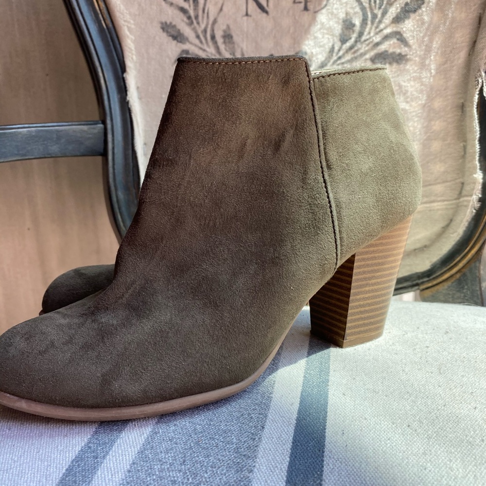 Old Navy Olive Booties